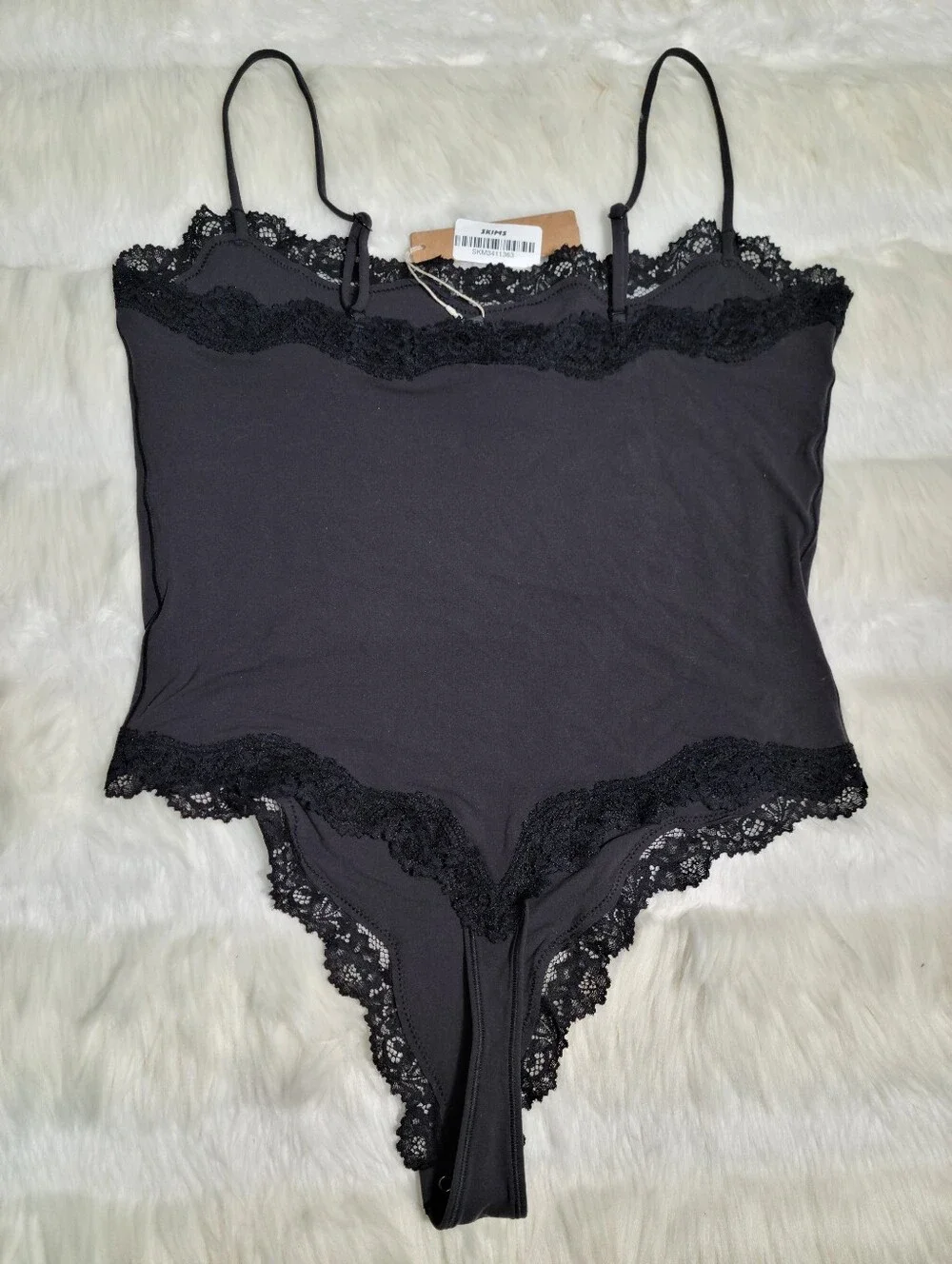SKIMS Fits Everybody Lace Cami Bodysuit Black Onyx Women XL NEW - Picture 2 of 6